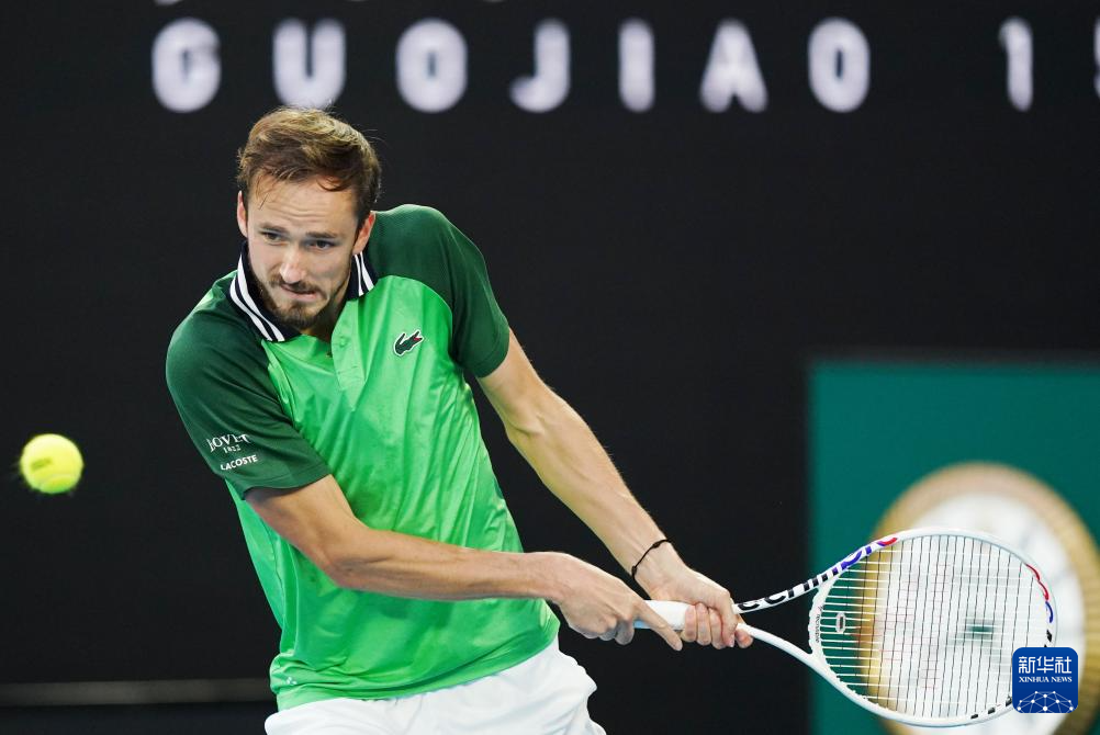 段跨越十余 段跨越十余